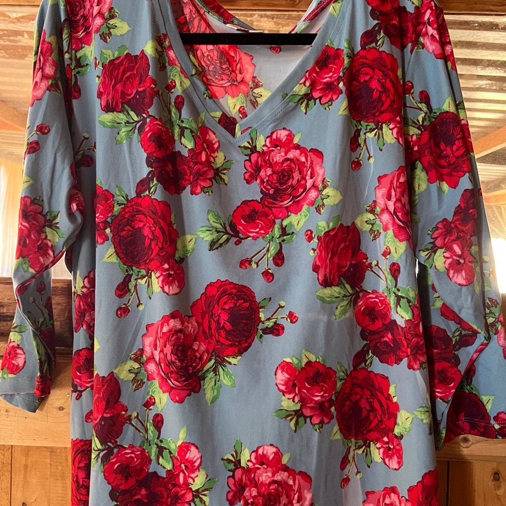 The Pioneer Woman Blue Relaxed Blouse with 3/4 Sleeves